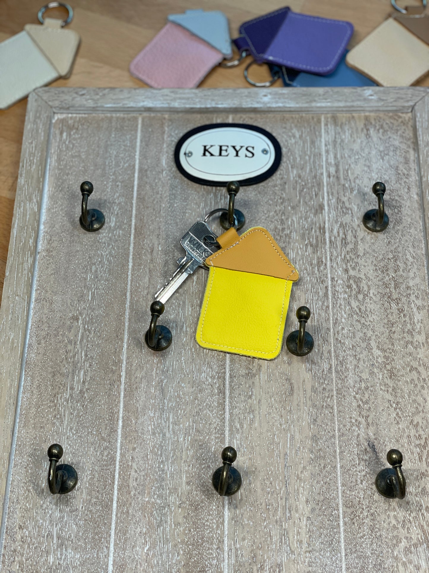 Schlüsselanhänger "Haus" hellgelb-dunkelgelb -versandbereit-