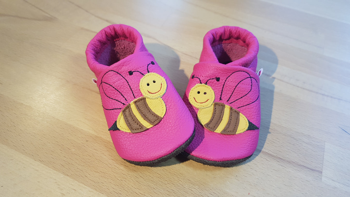Lederpuschen Biene pink