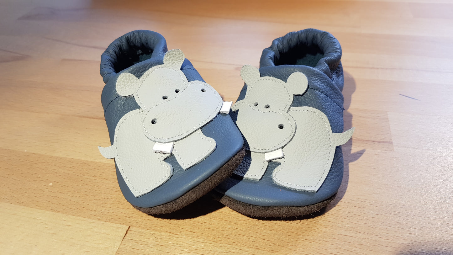 Lederpuschen Nilpferd taubenblau