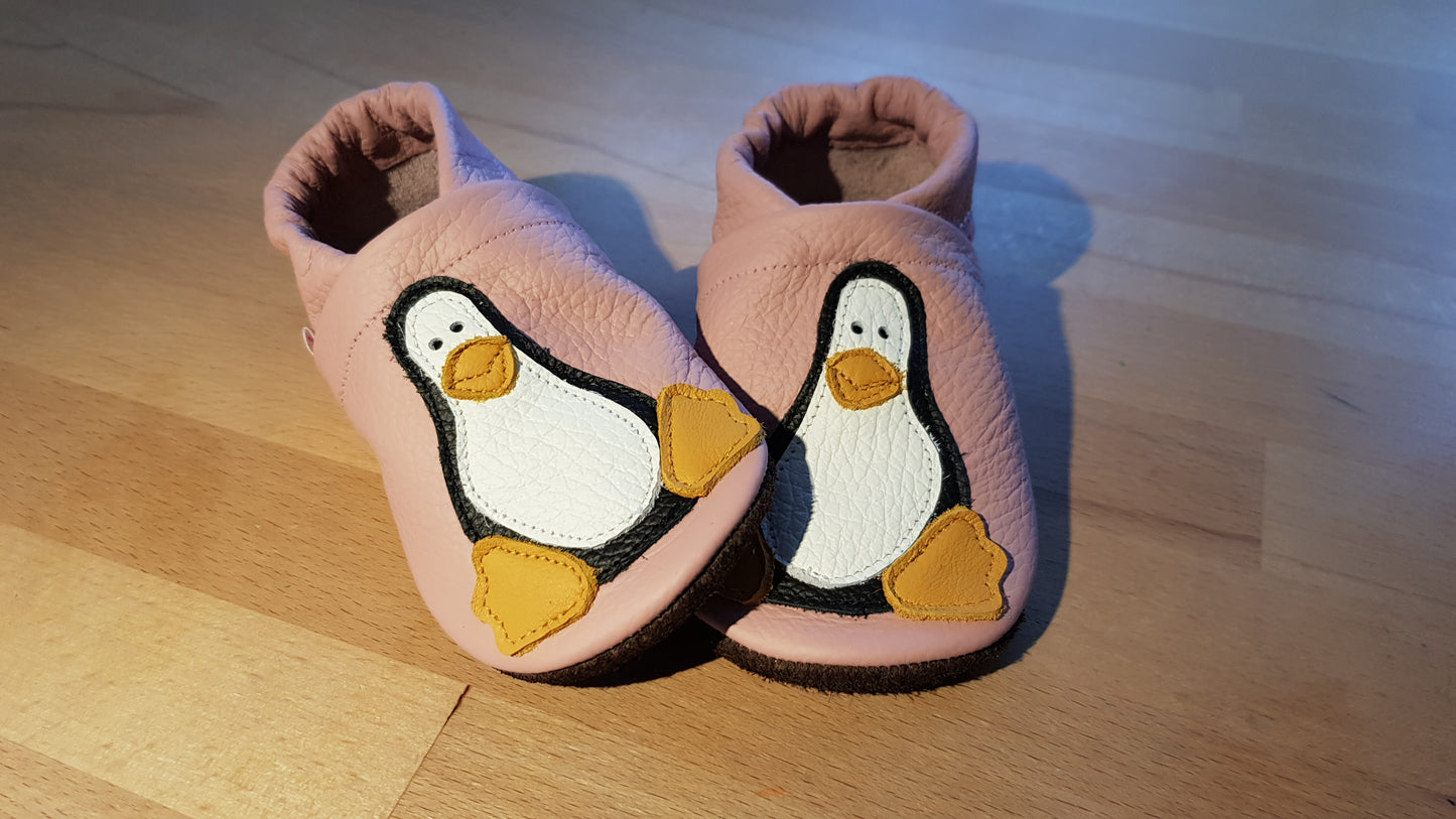 Lederpuschen Pinguin rosa
