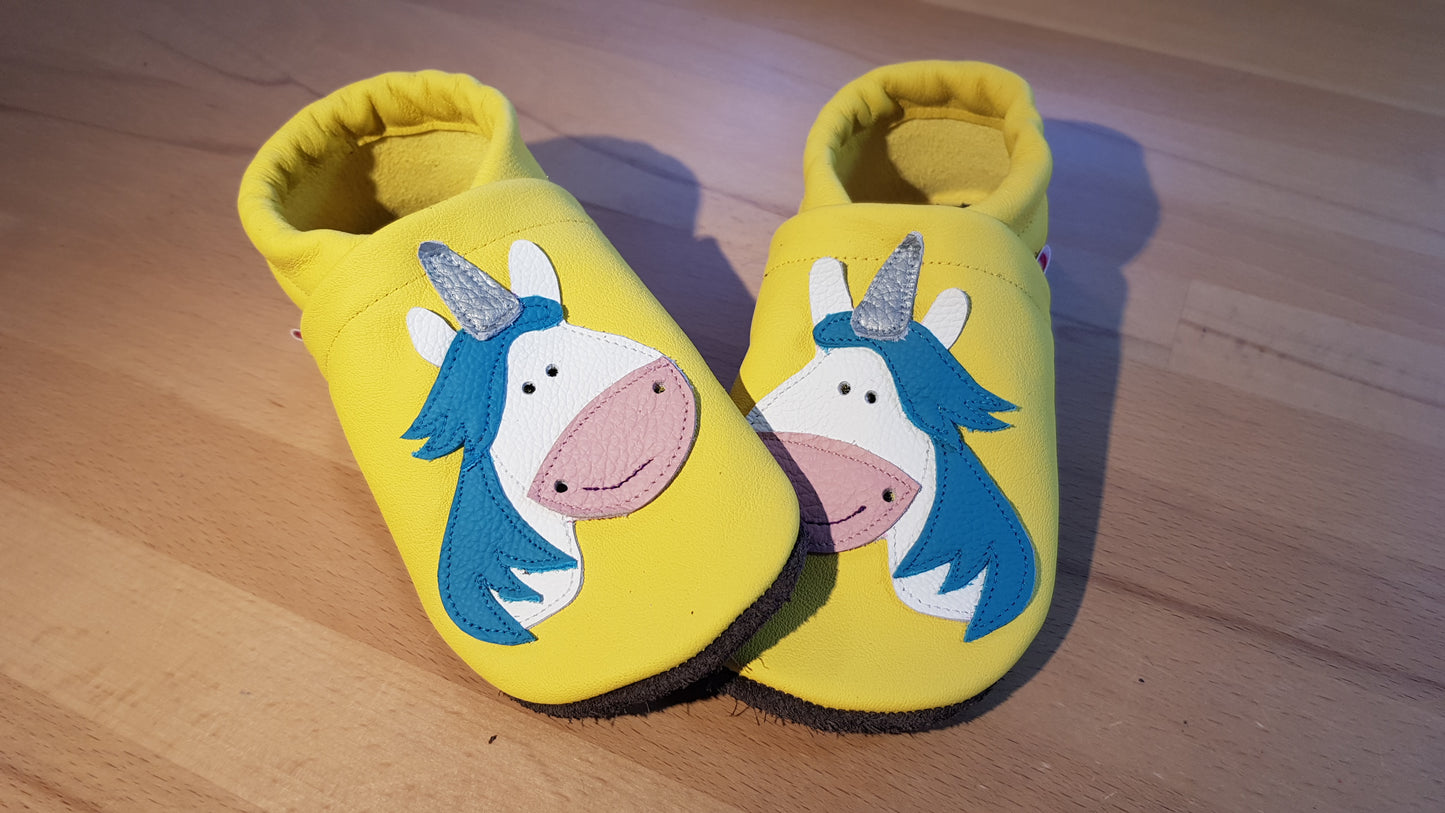 Lederpuschen Einhorn gelb2