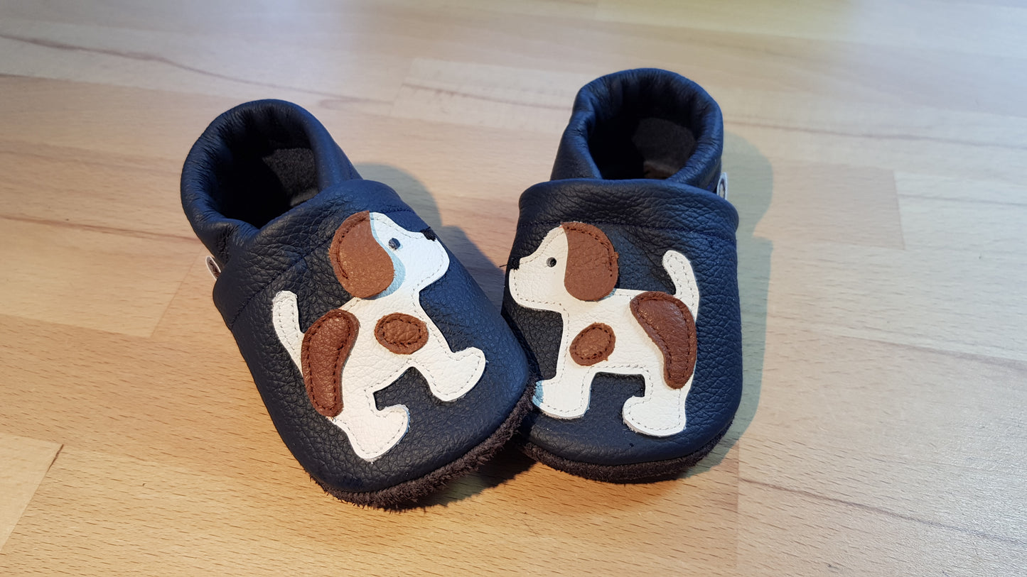 Lederpuschen Hund stehend hellblau3