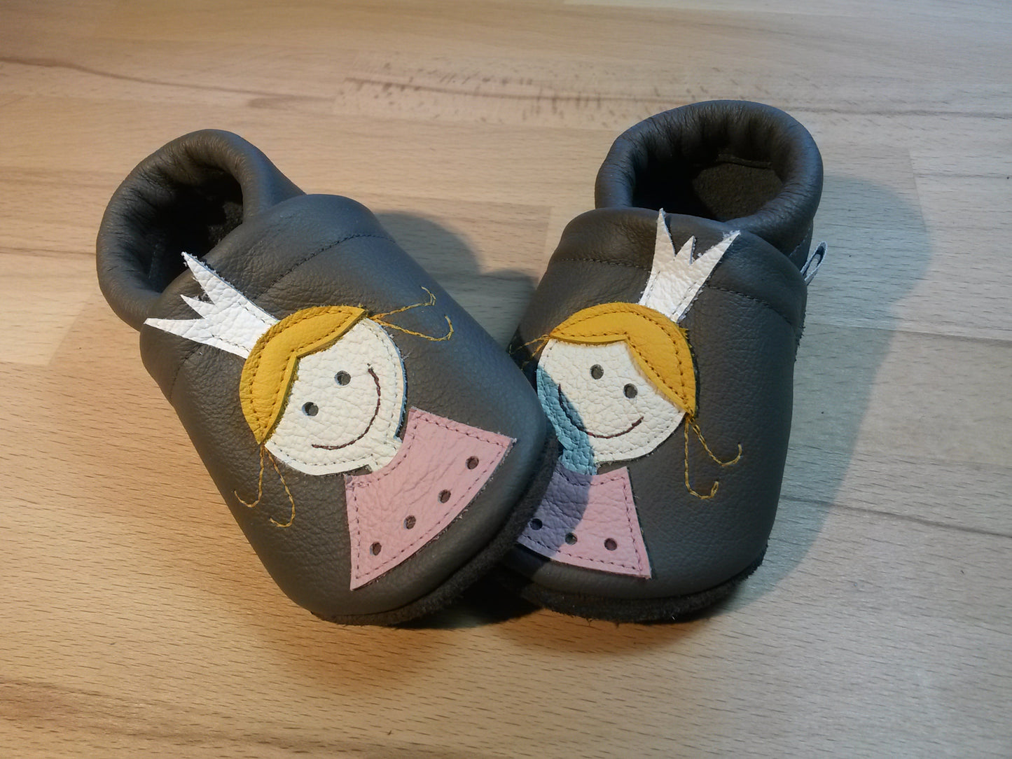 Lederpuschen Prinzessin dunkelgrau