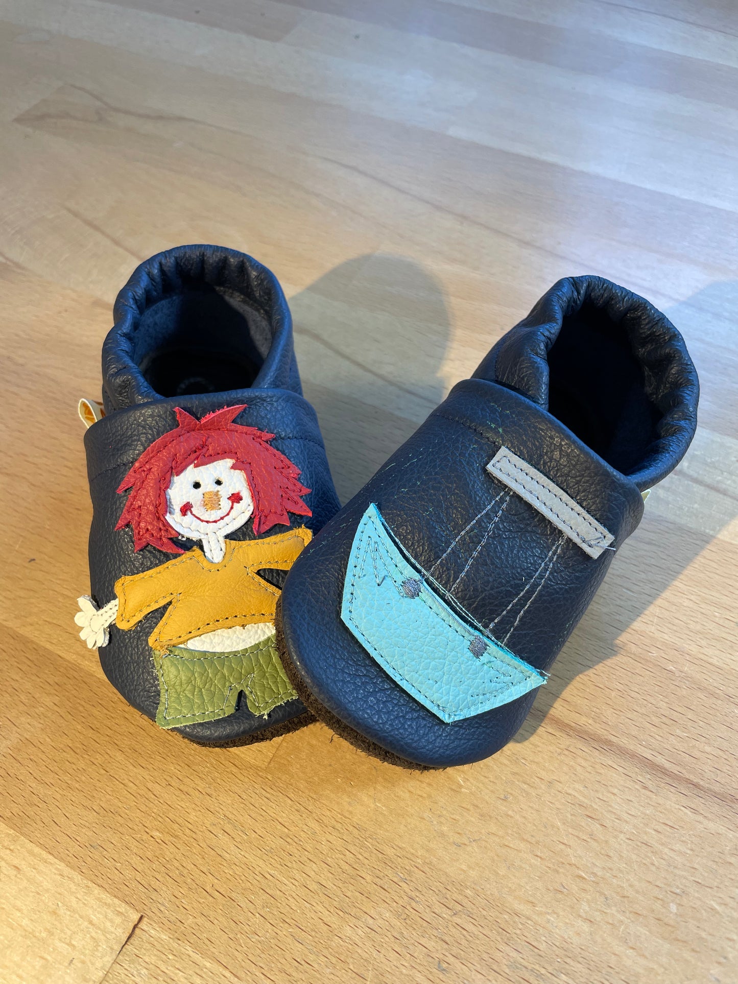 Lederpuschen Pumuckl blau3