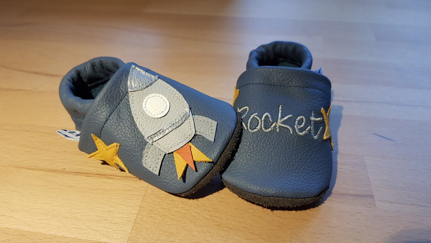 Lederpuschen Rakete Name taubenblau