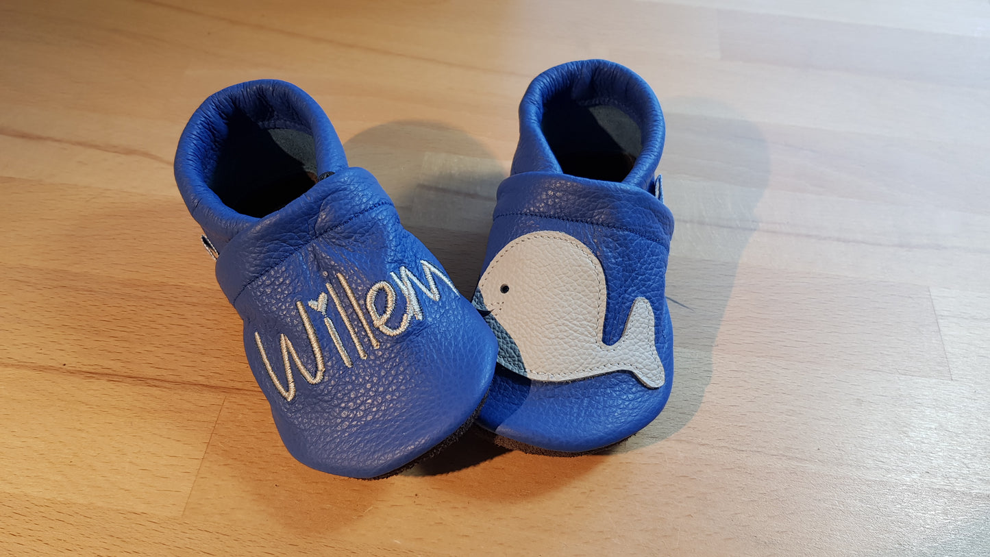 Lederpuschen Wal Name capriblau