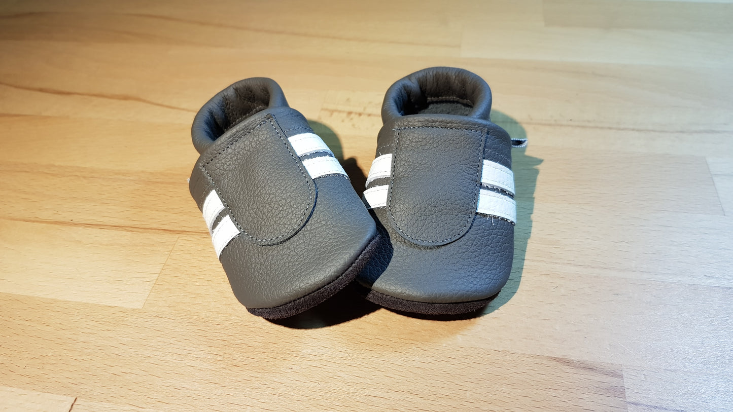 Turnis dunkelgrau-weiß