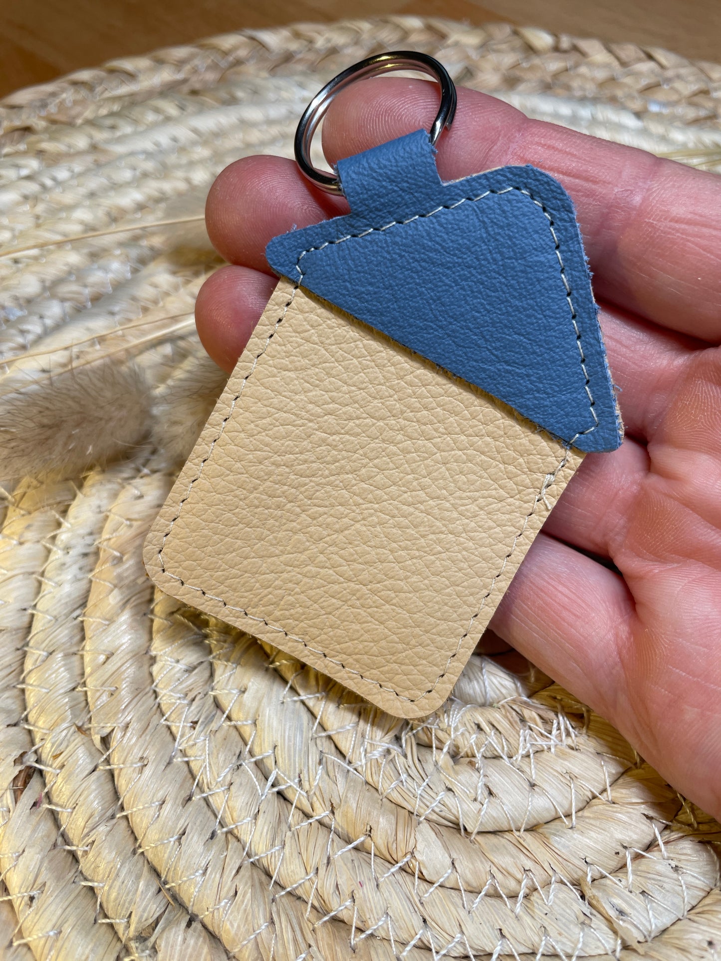 Schlüsselanhänger "Haus" cremefarben-taubenblau  -versandbereit-