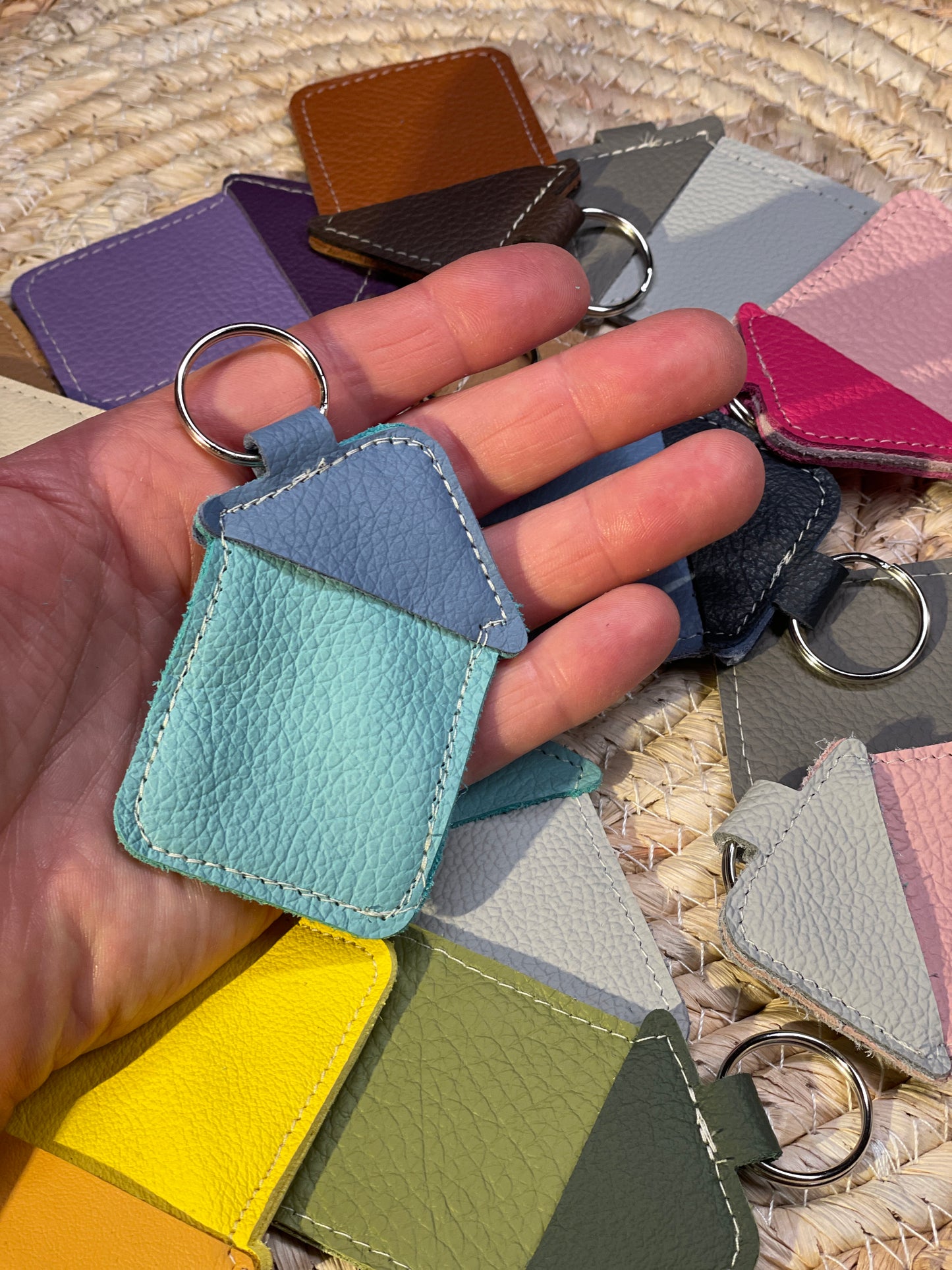 Schlüsselanhänger "Haus" taubenblau-dunkelblau  -versandbereit-