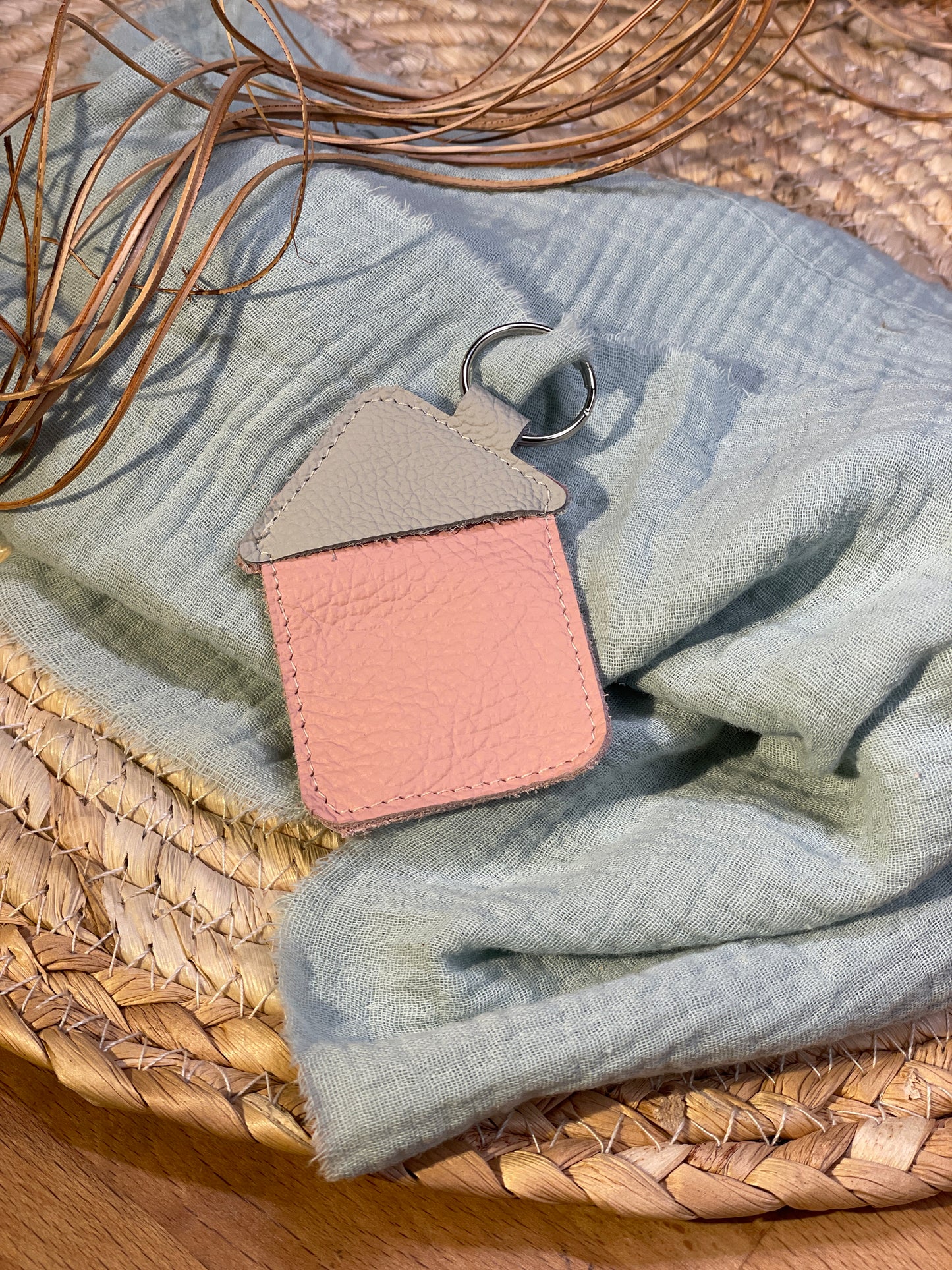 Schlüsselanhänger "Haus" rosa-hellgrau  -versandbereit-