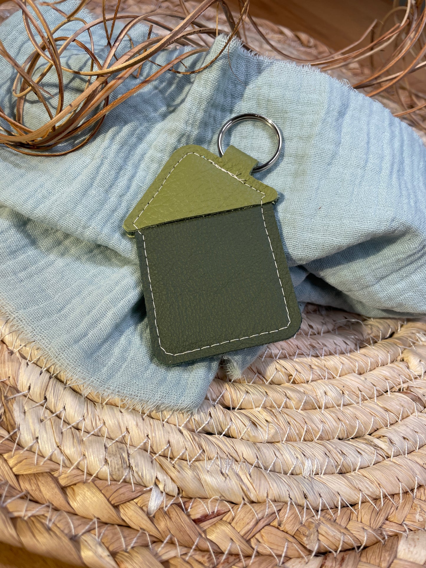 Schlüsselanhänger "Haus" dunkelgrün-hellgrün  -versandbereit-