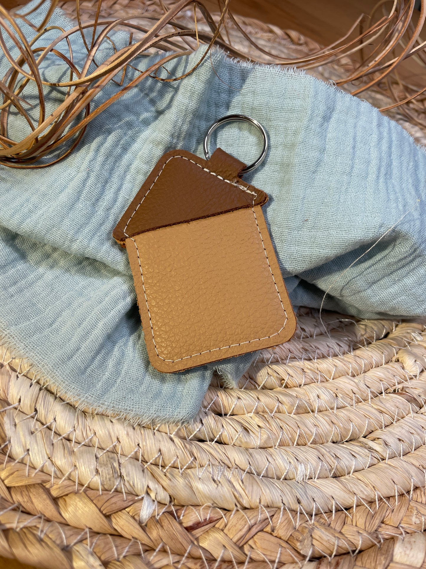 Schlüsselanhänger "Haus" camelfarben-rehbraun  -versandbereit-