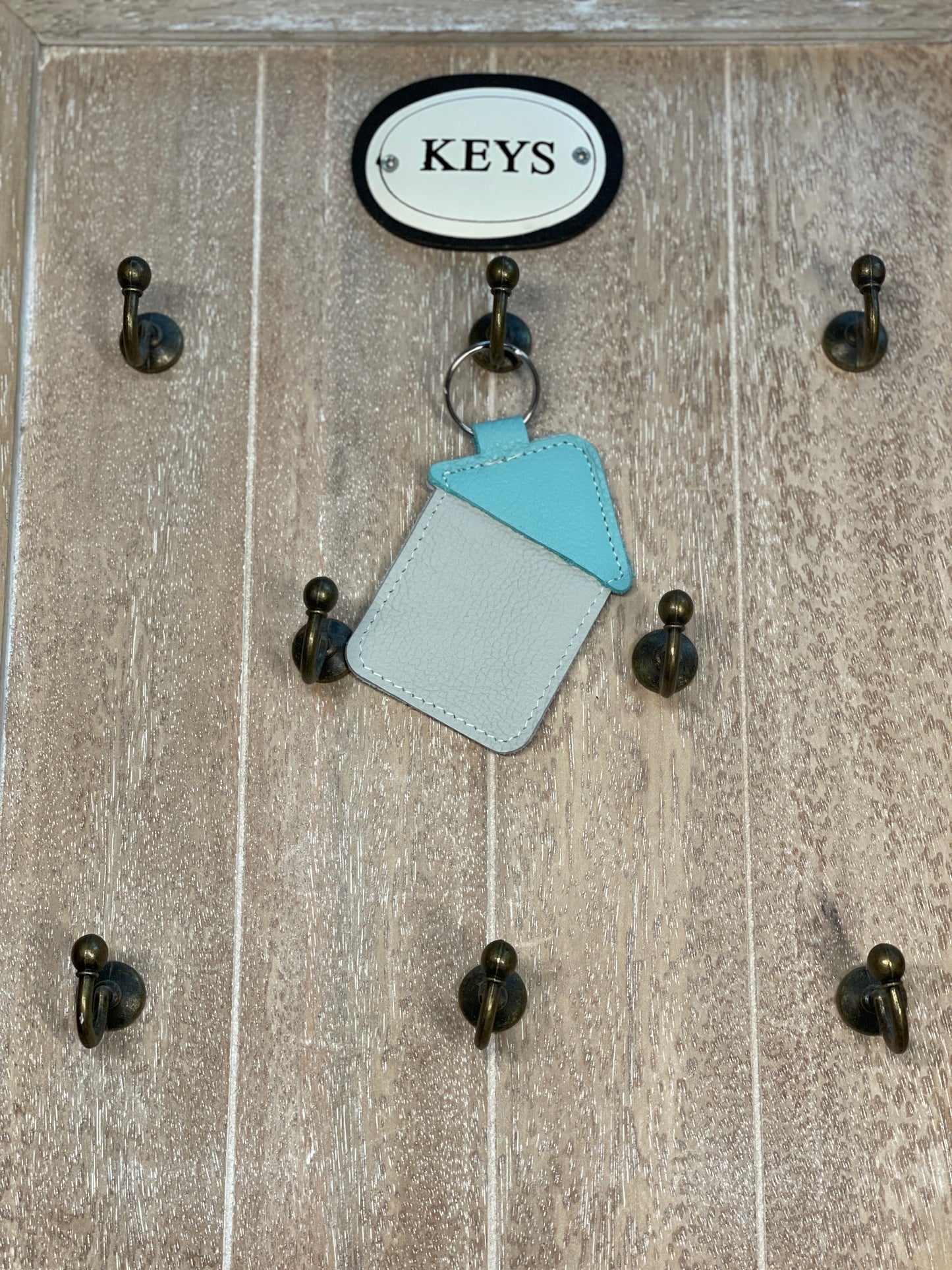 Schlüsselanhänger "Haus" hellgrau-hellblau  -versandbereit-