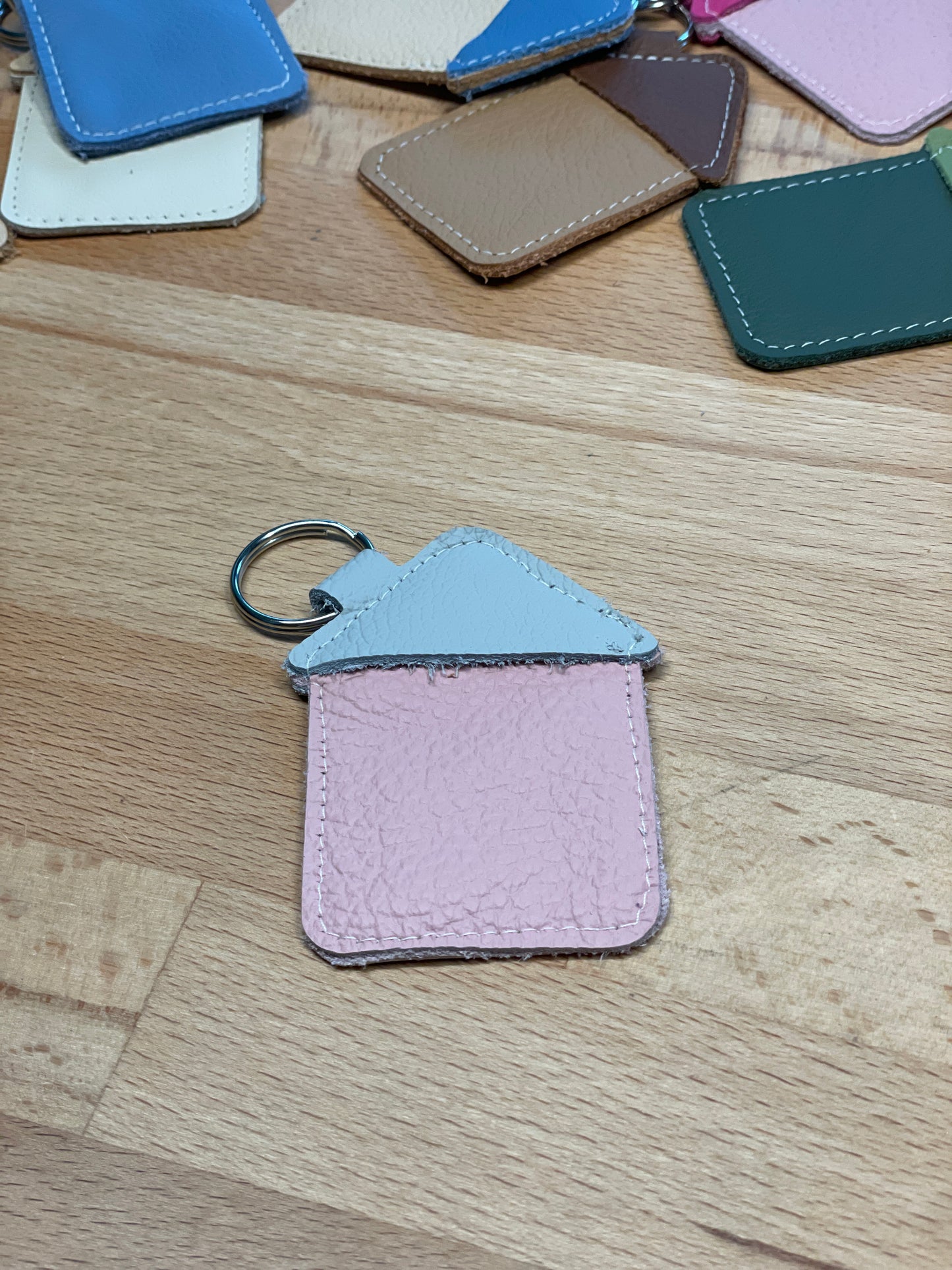 Schlüsselanhänger "Haus" rosa-hellgrau  -versandbereit-