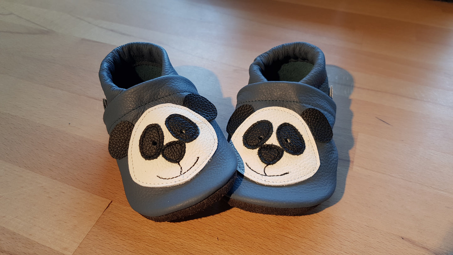 Lederpuschen Panda taubenblau